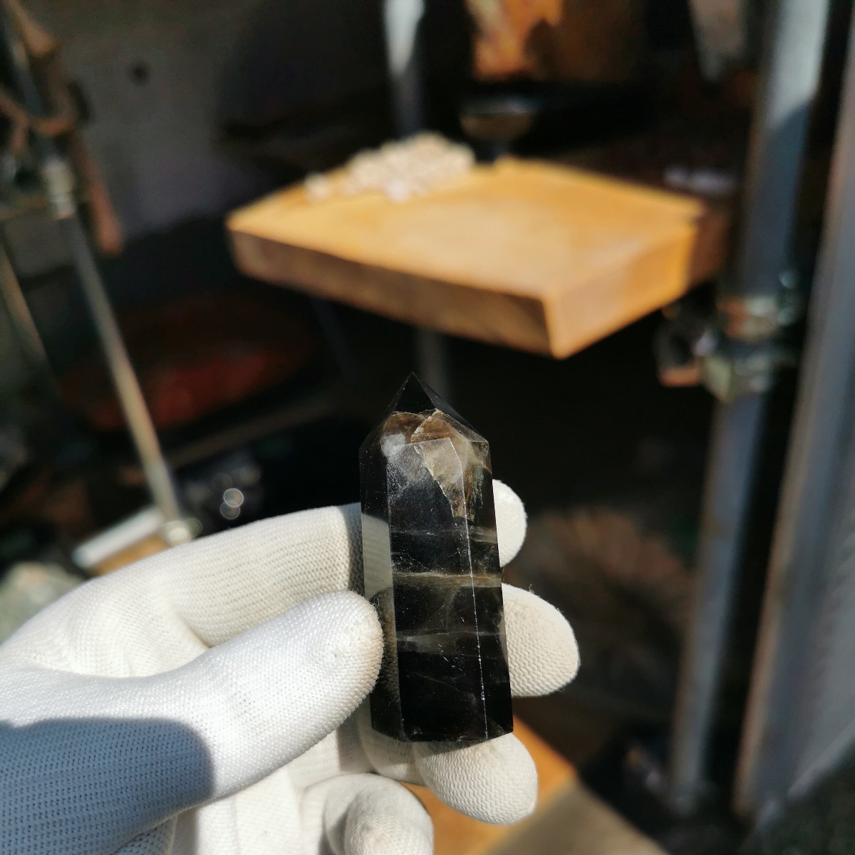 モリオンポイント虹入り51.6 六角柱黒水晶クリスタル鑑賞石石置物