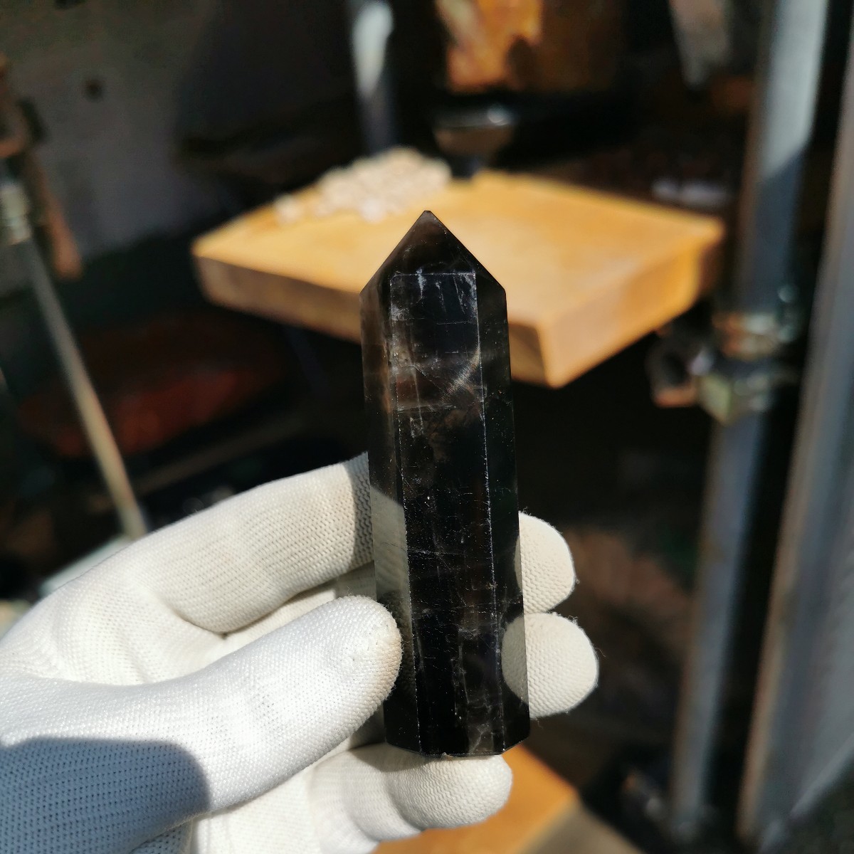 モリオンポイント虹入り82.7 六角柱黒水晶クリスタル鑑賞石石置物