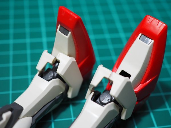 ☆AAS22☆ジャンク★バンダイ MG 1/100 エールストライクガンダム Ver.1.0 脚部のみ ジャンク部品取り 完成品_画像6