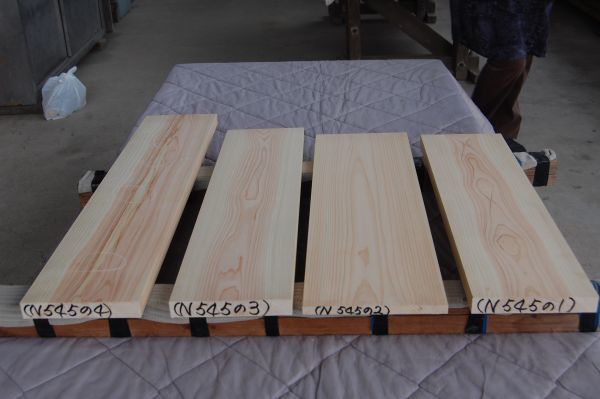 桧 ヒノキ 東農檜 4本で3900円 8年乾燥 角材 材木 木材 新品_画像2