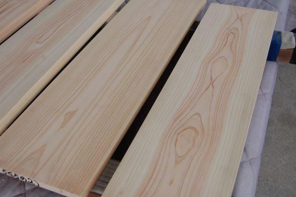 桧 ヒノキ 東農檜 4本で3900円 8年乾燥 角材 材木 木材 新品_画像1