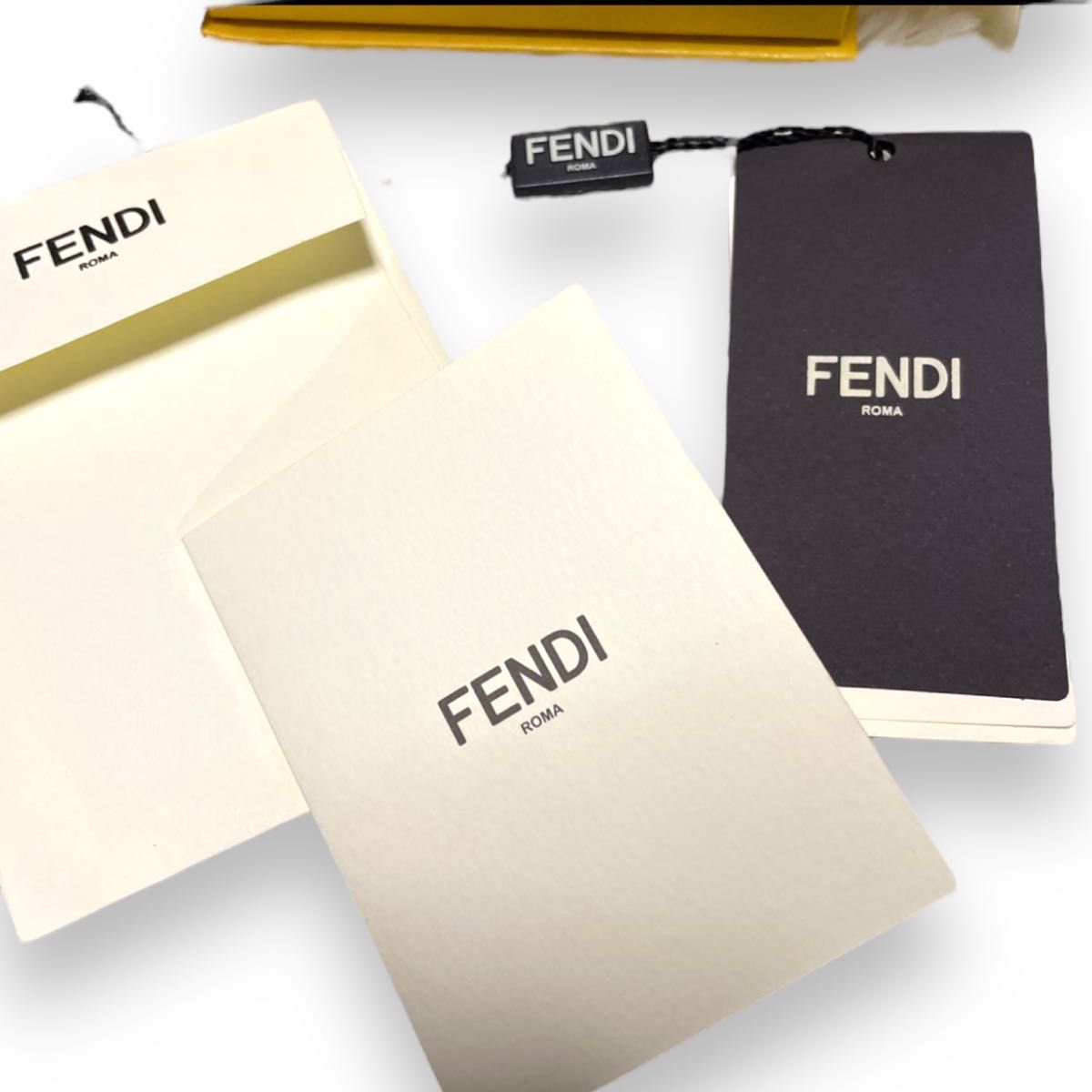 美品 FENDI フェンディ アイコンバングル　ブレスレット F is エフィズ　バングル レザー　ゴールド F ブレスレット