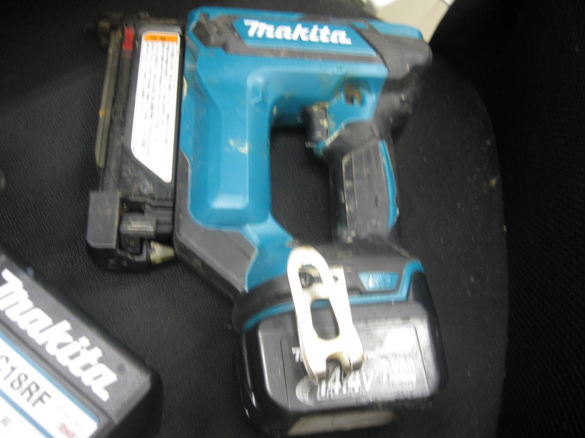 makita 充電式ピンタッカ PT353D & バッテリー 2ツ 充電器付き 18V