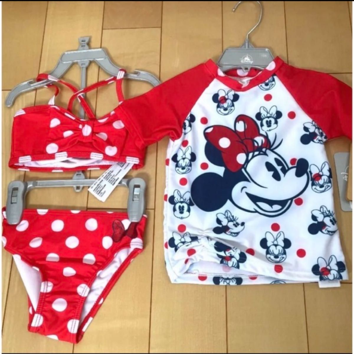 【新品・未使用】ディズニー☆ミニーマウス☆水着&ラッシュガード☆サイズ110