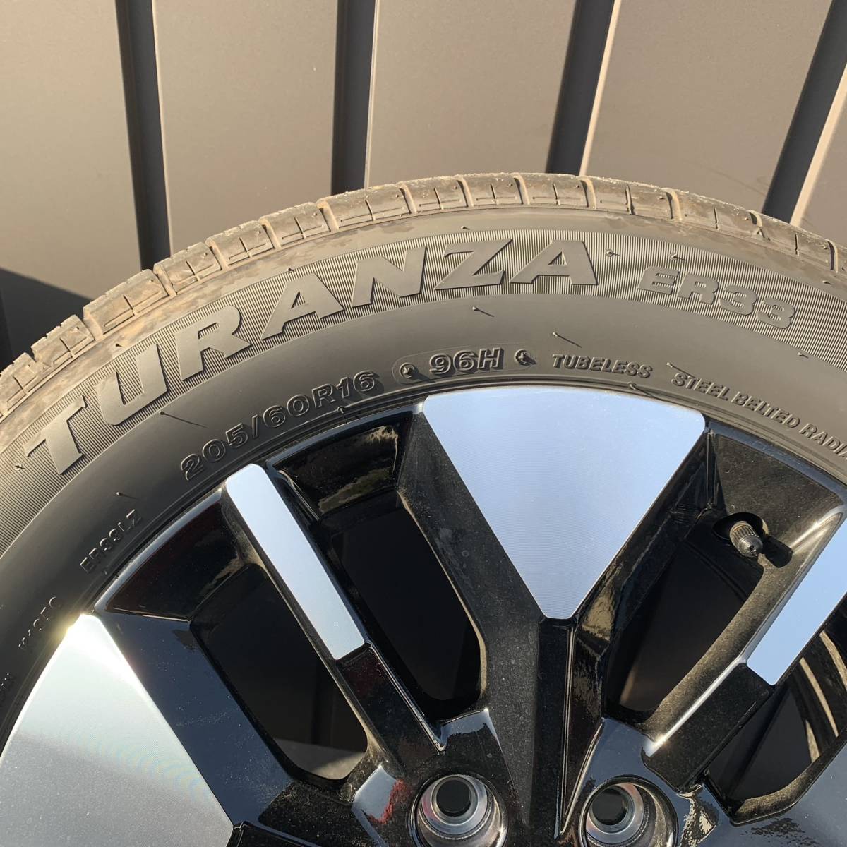 新車外し】新型ステップワゴン 純正タイヤホイールセット 205 新車外し】新型ステップワゴン 純正タイヤホイールセット 205