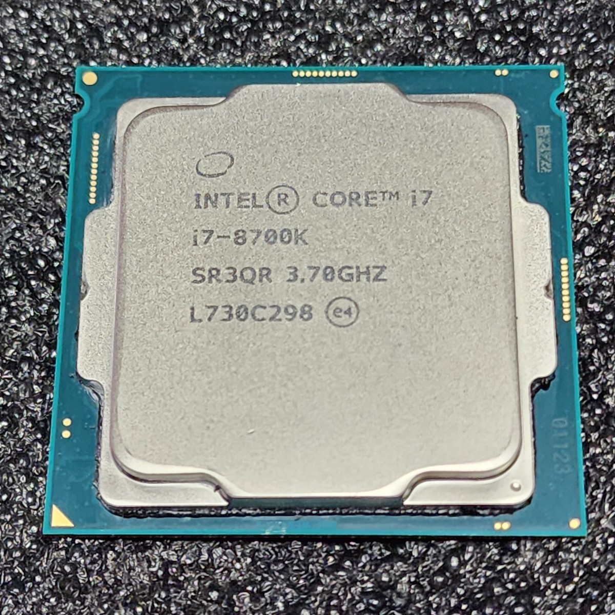 CPU Intel Core i7 8700K 3.7GHz 6コア12スレッド CoffeeLake PCパーツ
