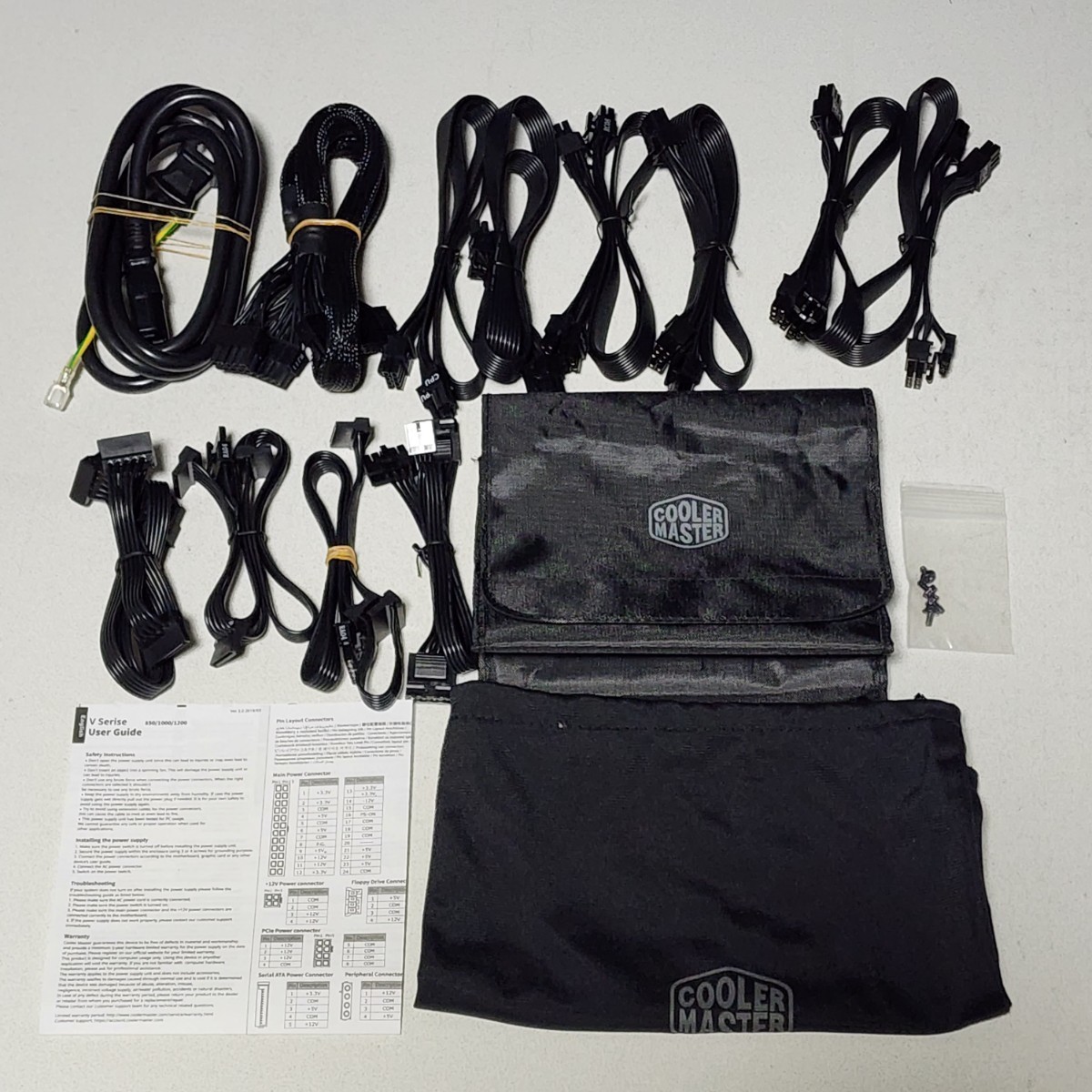CoolerMaster V1000(RS-A00-AFBA-G1) 1000W 80PLUS GOLD認証 ATX CoolerMaster V1000(RS-A00-AFBA-G1) 1000W 80PLUS GOLD認証 ATX