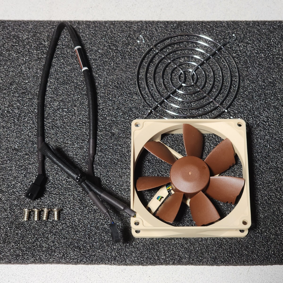 Noctua NF-B9 PWM 92mm 静音ファン 動作確認済み PCパーツ｜PayPayフリマ