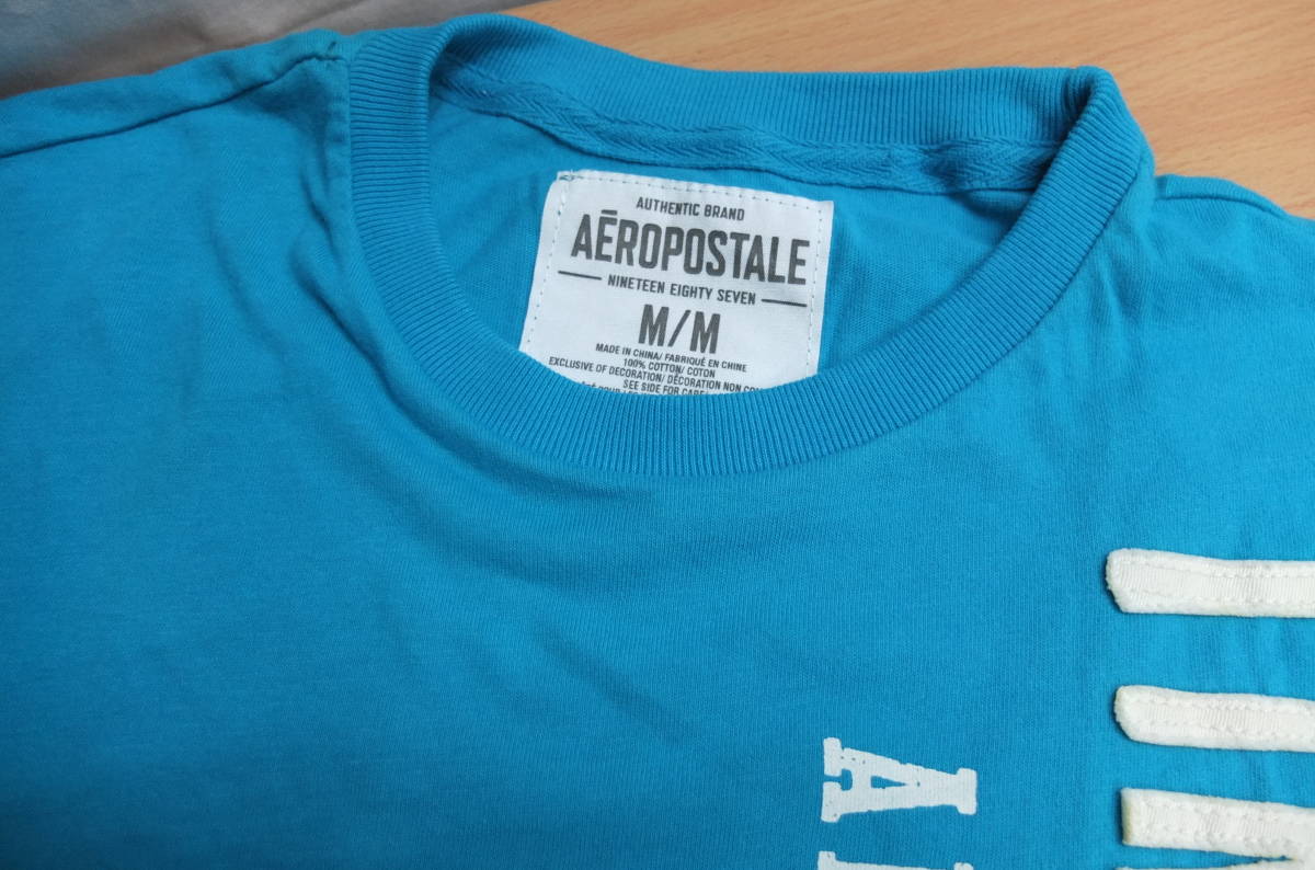 送料無料！半袖Ｔシャツ　ロゴアップリケ　天竺　Ｍサイズ　ターコイズブルー　米国ＡＥＲＯＰＯＳＴＡＬＥ★ＯＵＴＬＥＴ格安！_★米国ＡＥＲＯＰＯＳＴＡＬＥ