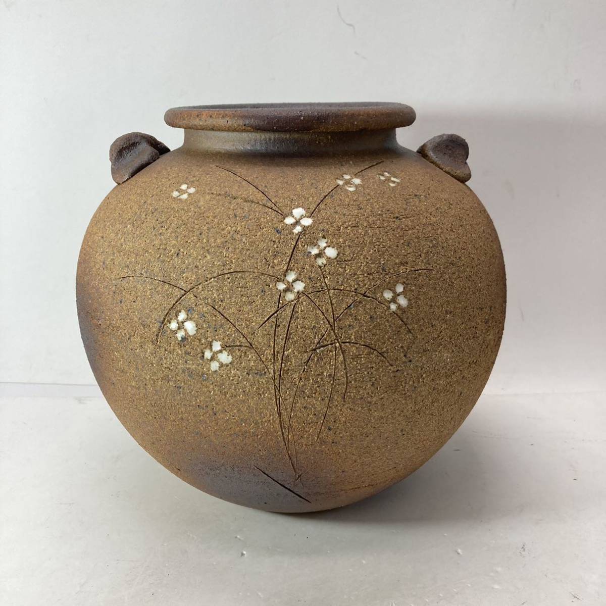 信楽焼梅文花瓶花びん花器花入壺壷耳付高さ21.5cm インテリアオブジェ