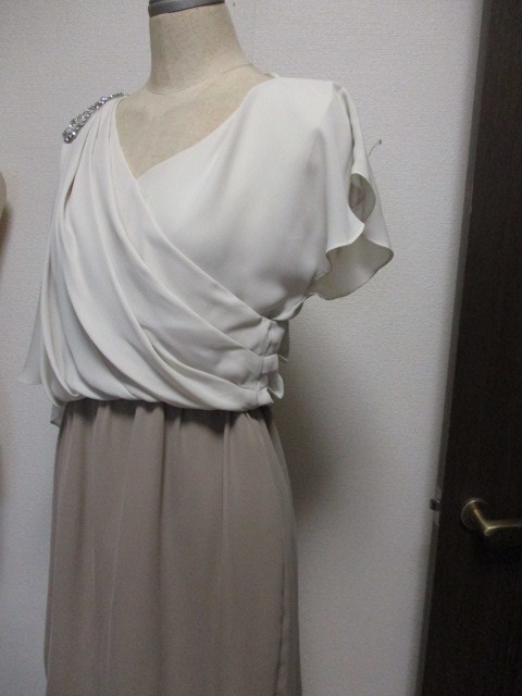 GRACECON TINENTAL beige mocha tea color * Kirakira biju- attaching ~ left right non against . One-piece 