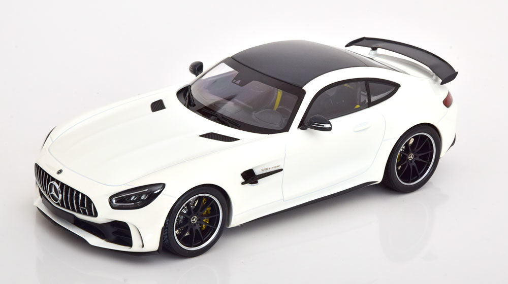 １周年記念セール　minichmaps 1/18 Mercedes Benz AMG GT R 2021 diamond white 　メルセデス　ベンツ　ミニチャンプス