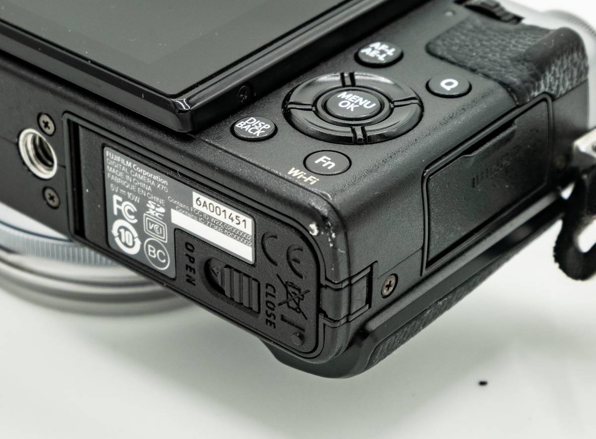 富士フイルム◇ FUJIFILM X70 シルバー | knowhowtrg.com