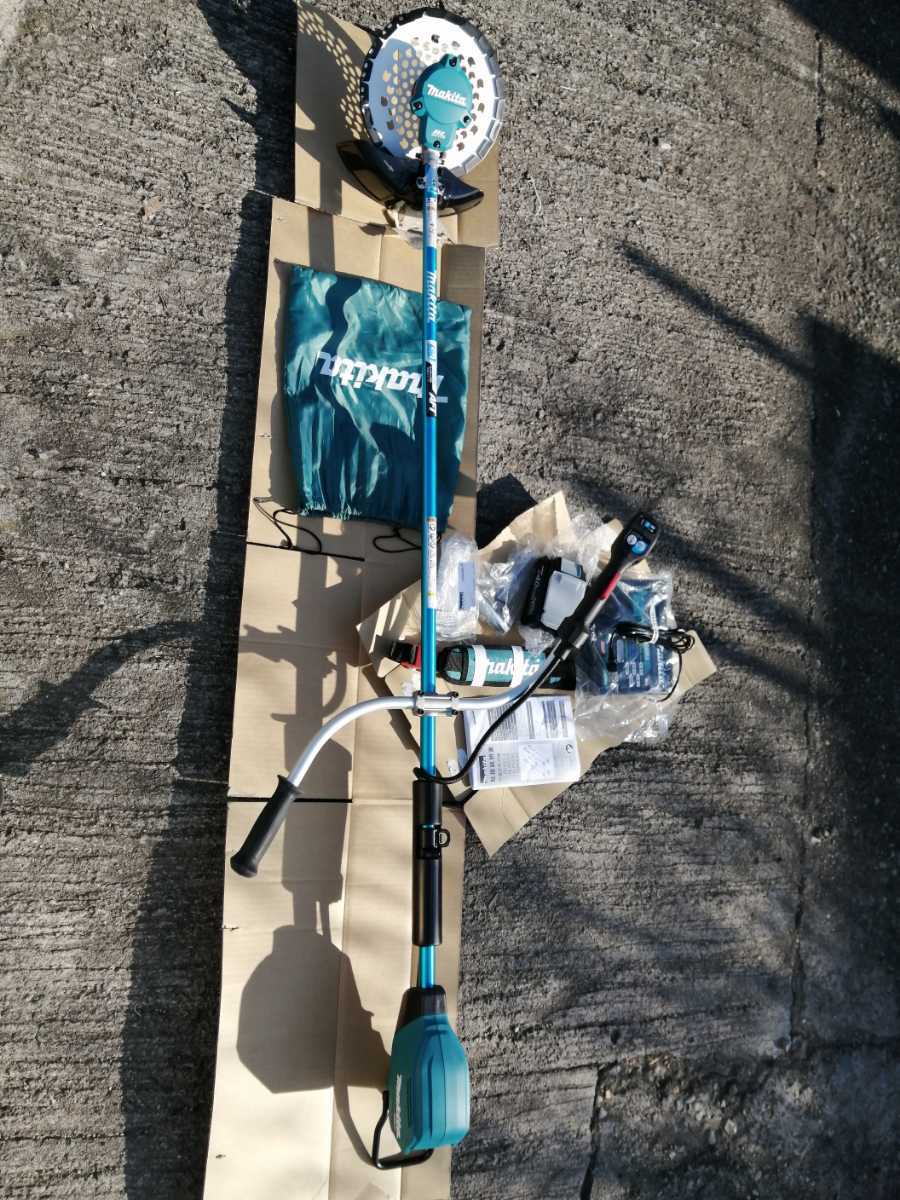 新品未使用展示品 makita 充電式草刈機 MUR001GRM バッテリー 充電器付