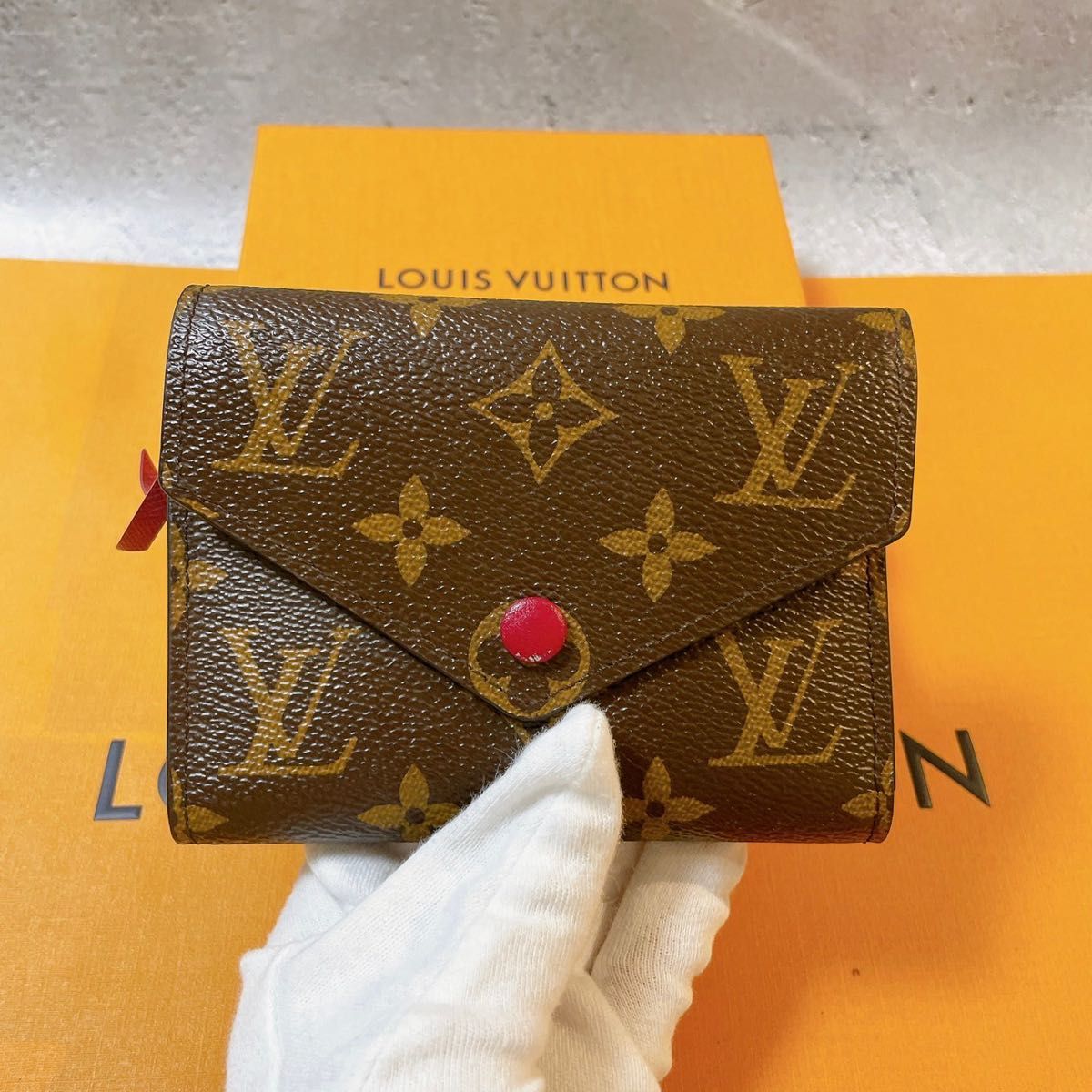 LOUISVUITTON ルイヴィトン ポルトフォイユヴィクトリーヌ モノグラム