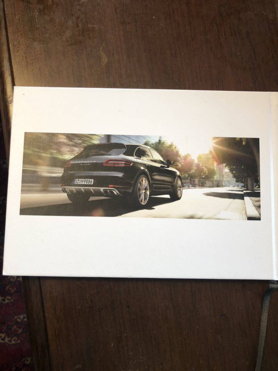 The Porsche Macan カタログ