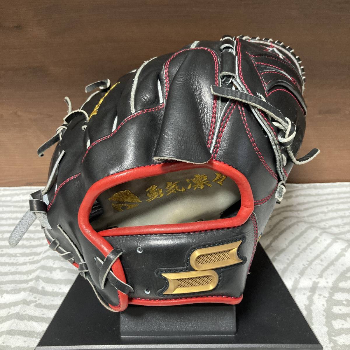 阪神タイガース 西勇輝投手#16 実使用グローブ SSK メーカー 阪神タイガース 西勇輝投手#16 実使用グローブ SSK メーカー