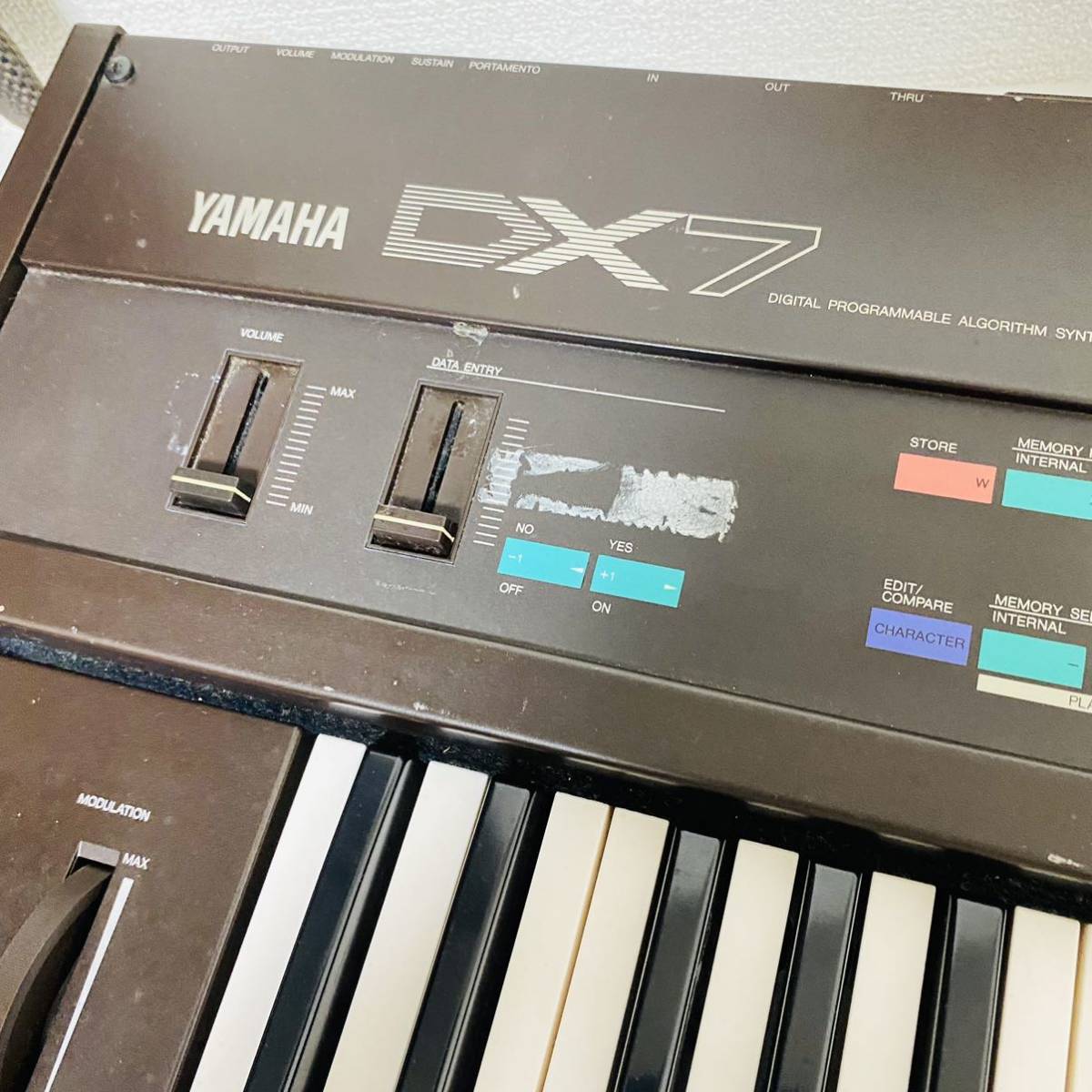 YAMAHA DX7 セミハードケース付き