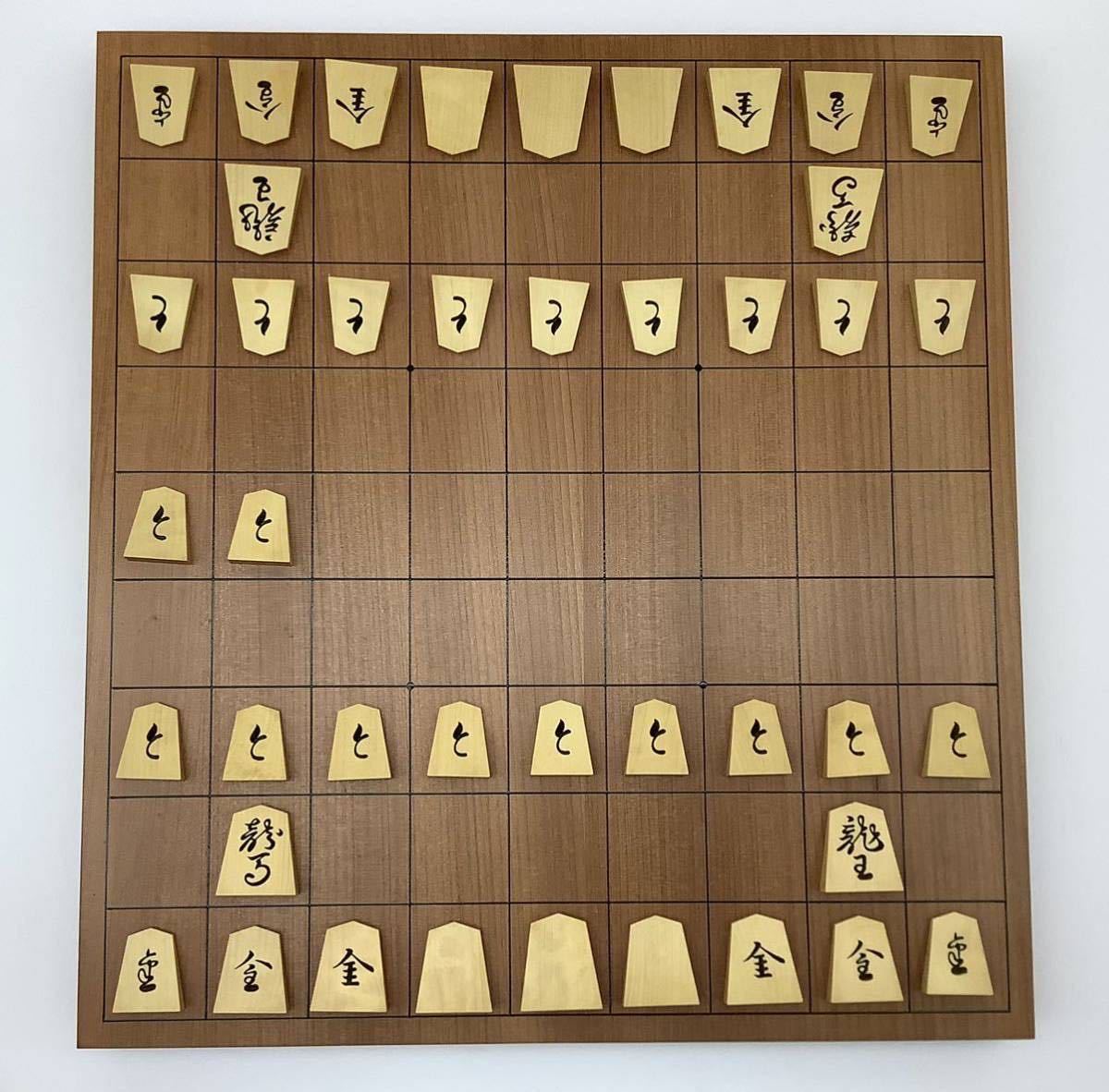 I 【 将棋 将棋駒 】月山作 水無瀬書 彫駒 /駒箱・駒袋付 / きれいなお