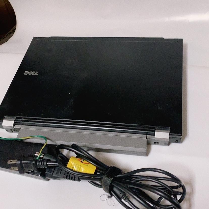 送料無料 即決 現状品★Dell Latitude E4300 Windows 10 Pro Core 2 Duo P9600 4GB 148GB ノートパソコン_画像3