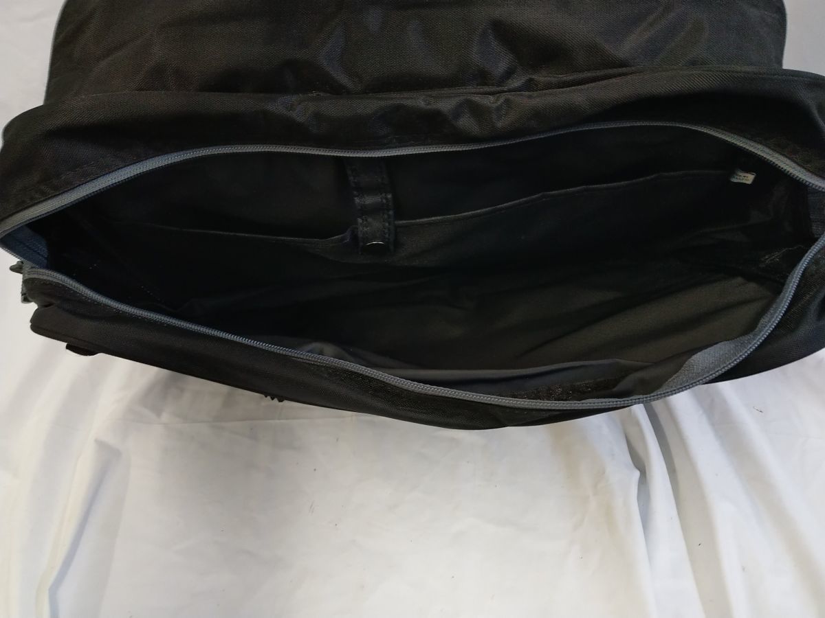 FG728 adidas EXCLUSIVE DETAILS сумка Adidas цвет : черный mesenja- задний . рюкзак бесплатная доставка посещение школы ходить на работу часть .