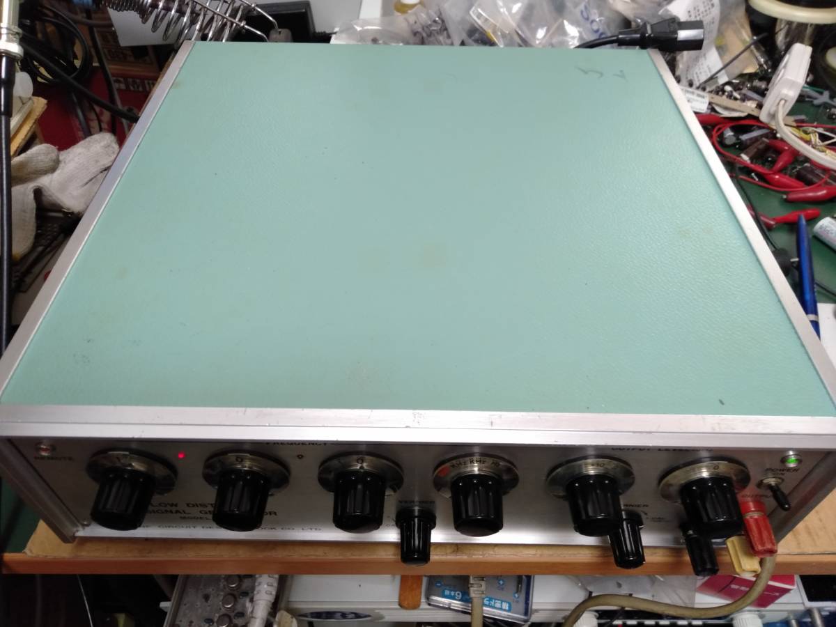 エヌエフ CR発振器 CR-131 動作品です。 エヌエフ CR発振器 CR-131 動作品です。