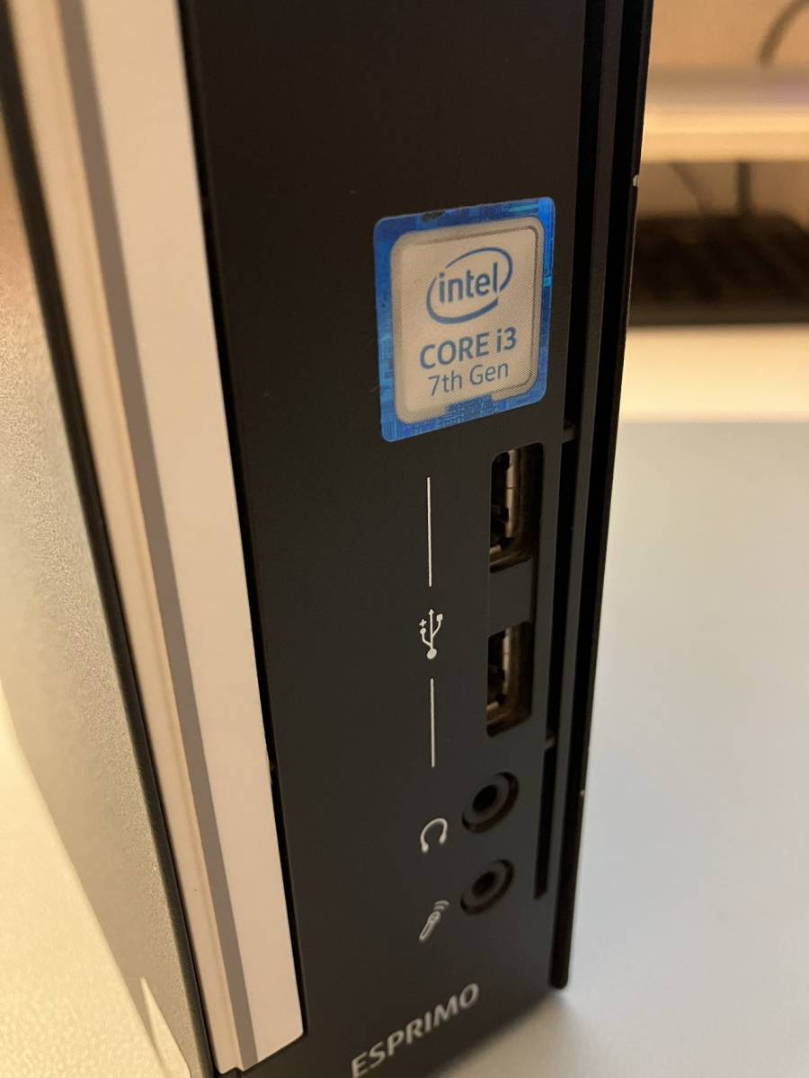 【書籍のようにコンパクト◆動作良好】Fujitsu ESPRIMO Q556/R/Core i3-7100T CPU@3.40GHz/HDD1TB/メモリ4GB/Windows10 Pro/電源コード付き_画像3