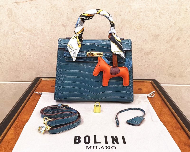 最高峰※定価30万◇イタリア・ミラノ発*BOLINI・最上級牛革