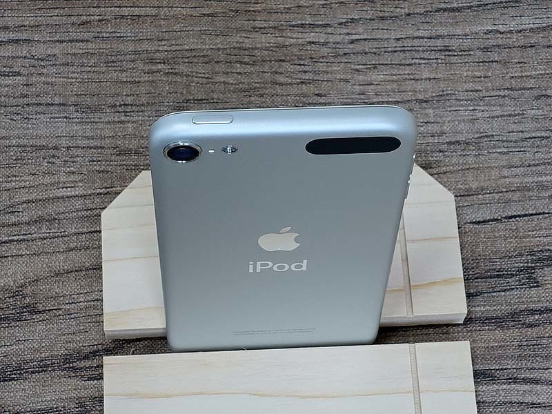 ◆◆iPod touch 第7世代 32G A2178 シルバー モデル：MVHV2J/A 美品 動作良好 バッテリ長持ち  ケース、イヤホン、ケーブル付|T7-1020◆◆