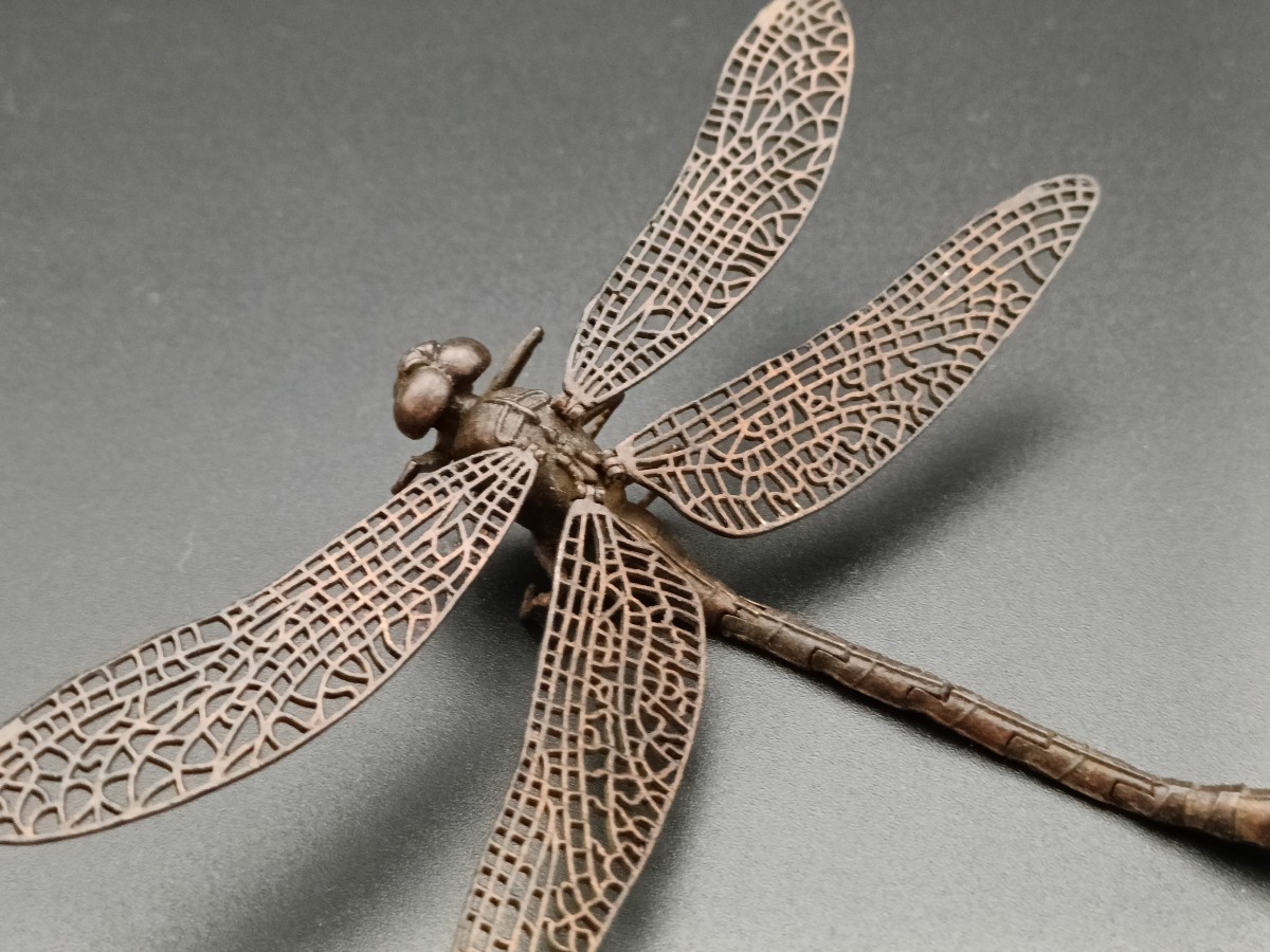 最前線の銅製置物 蜻蛉 勝虫 関節可動 金工 インテリア置物 金属工芸