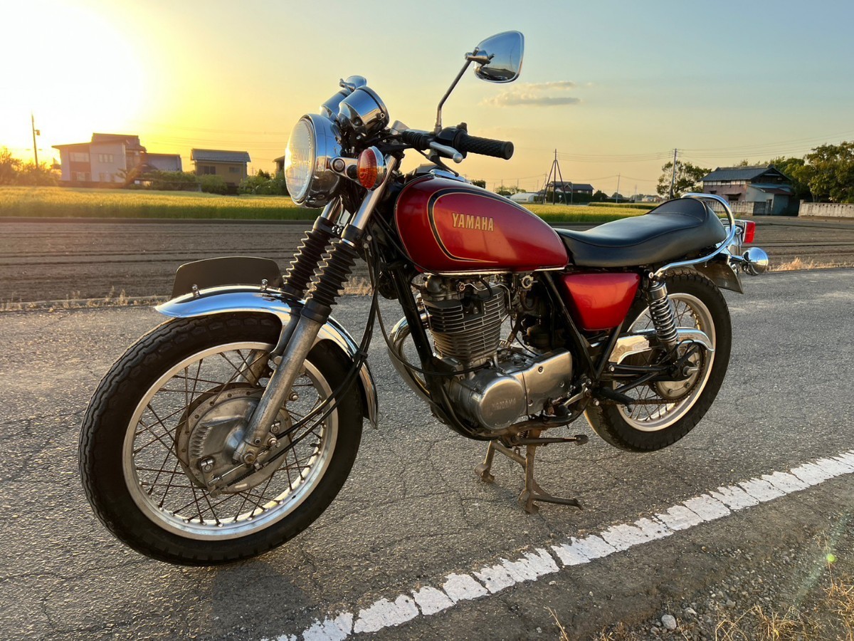 始動動画あり 茨城発 YAMAHA SR400 1JR 赤 400cc 1型外装 始動動画あり 茨城発 YAMAHA SR400 1JR 赤 400cc 1型外装