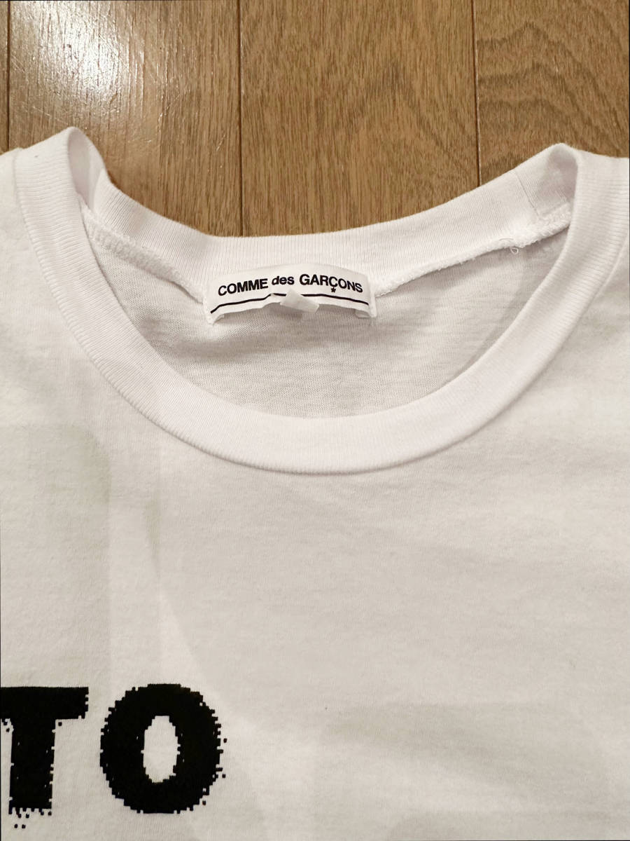■COMME des GARCONS 青山店限定 ON TO THE FUTURE, WITH GOOD ENERGY Tシャツ WH-L OE-T003 コムデギャルソン_画像2