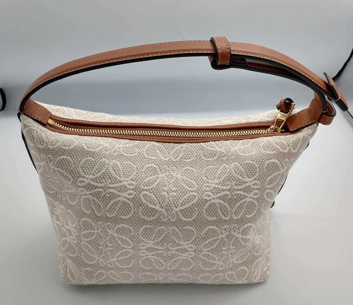 LOEWE キュービィバッグ スモール バッグ カーフスキン リピート