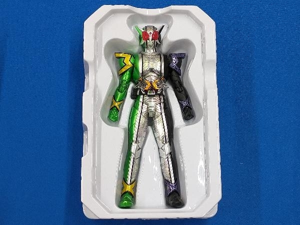 現状品 フィギュア S.H.Figuarts(真骨彫製法) 仮面ライダーW サイクロンジョーカーエクストリーム 魂ウェブ商店限定_画像5