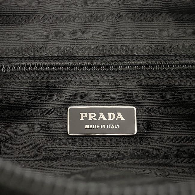 プラダ トートバッグ ブラック シルバー NERO テスート ハンドバッグ ナイロン レザー 中古 PRADA 三角 ロゴ_画像9