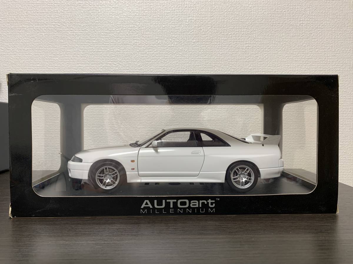BCNR33】オートアート 日産スカイラインGT-R V-spec ホワイト【1/18