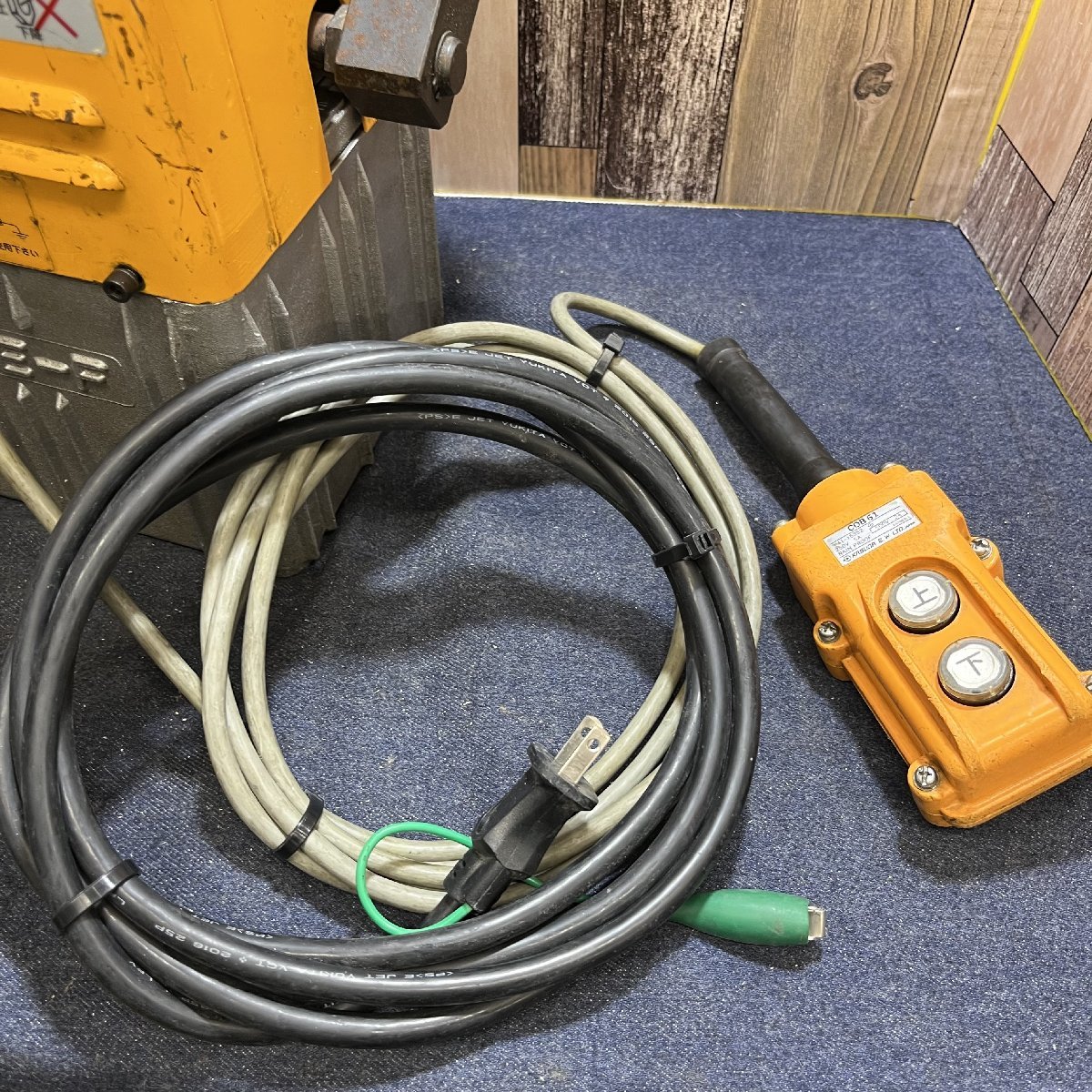 品】 IZUMI 泉精器製作所 R14E-F 油圧ポンプ オイル おまけ付き