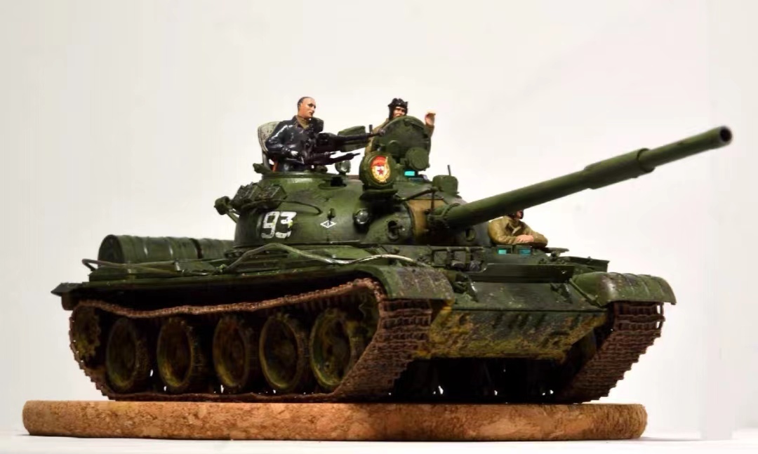 1/35 ソビエト 中型戦車 塗装済完成品 第二次世界大戦 フィギュア人形兵士付き_画像5