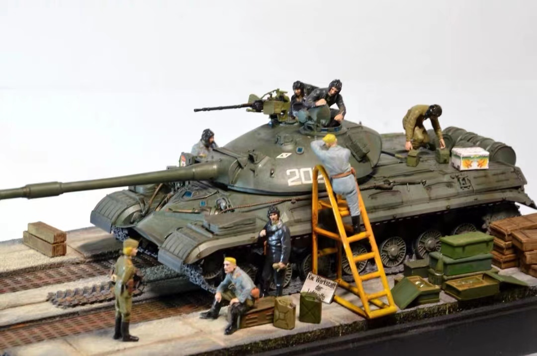1/35 ソビエトT-10M重戦車メンテナンス中 ジオラマ完成品_画像9