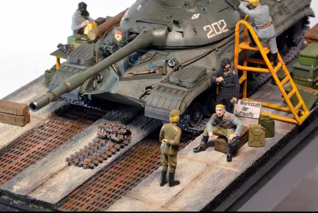 1/35 ソビエトT-10M重戦車メンテナンス中 ジオラマ完成品_画像2