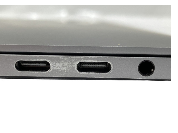 Apple MacBook Pro 13インチ 2017 Four Thunderbolt 3 Ports i5 8GB