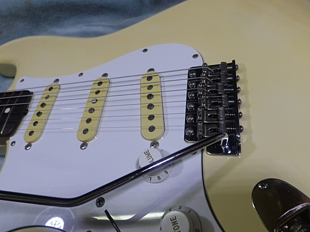 ☆ 80's Fender ST62 レフティ 左用 Eシリアル ホワイト ストラト