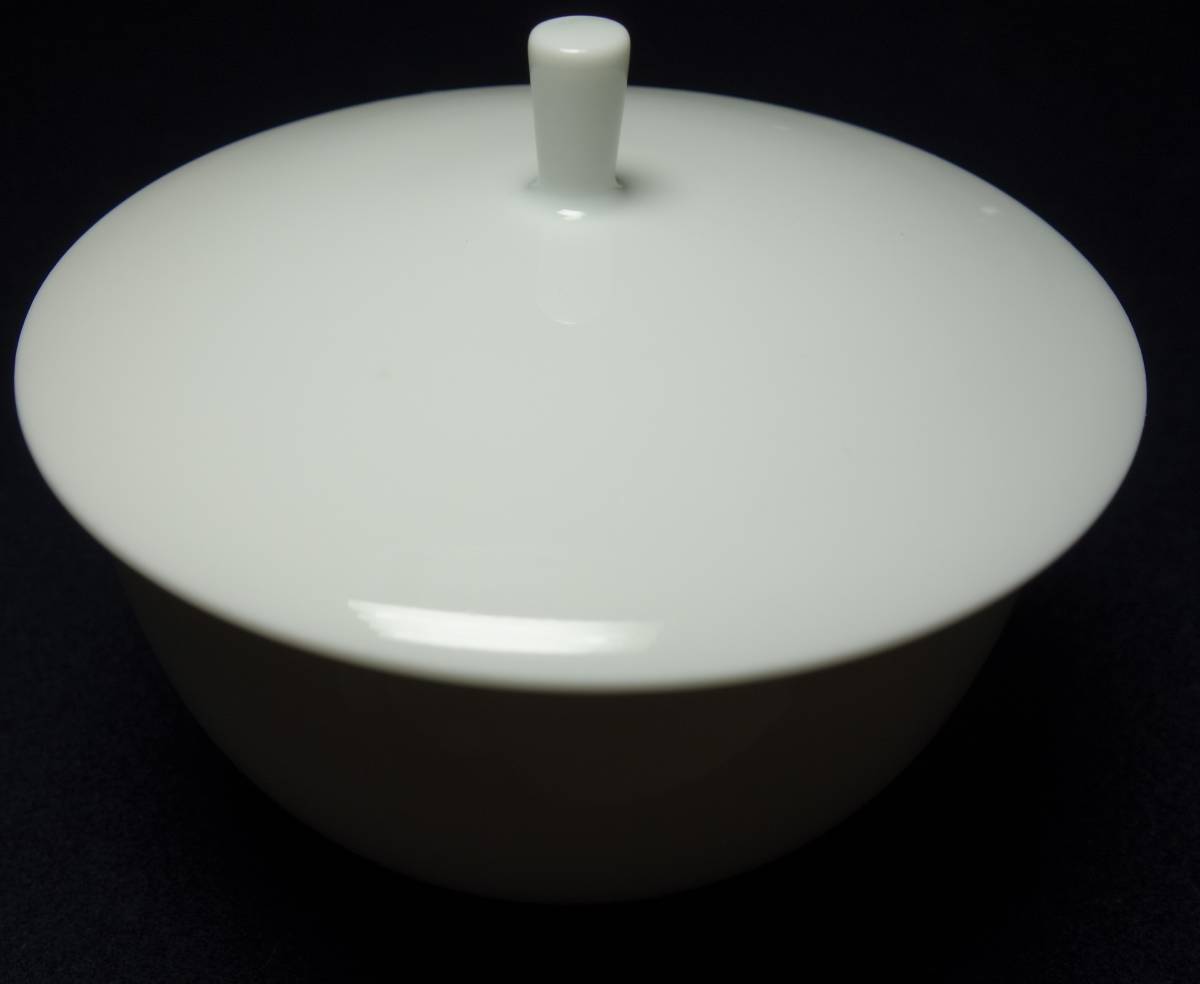最高級白磁　煎茶道茶器　造形美あり　白磁花文蓋付　汲出碗　陶磁器研究_画像1