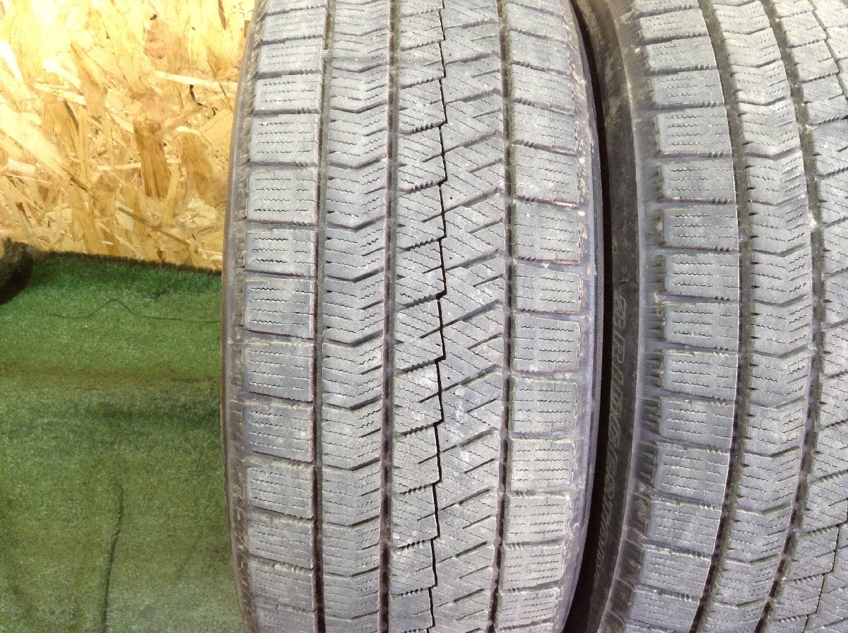 ブリヂストン VRX2 215/45R18 2本 2017年製 9078 スタッドレスタイヤ (沖縄県・離島は発送不可)_画像2