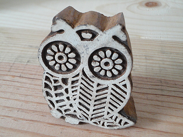  owl tree carving * width 6.0cm height 7.3cm thickness 2.5cm* India made 05