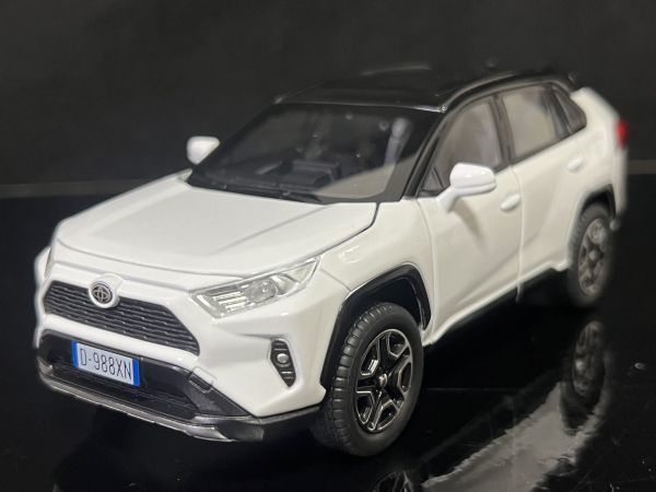 RAV4　トヨタ TOYOTA 1/32 ミニカー ホワイト H128_画像1