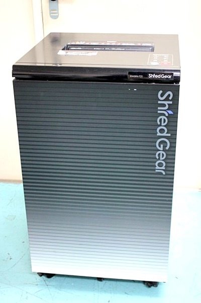 お買い得モデル ShredGear サカエ 裁断OK 極美 45110Y 業務用 A3 F20-S