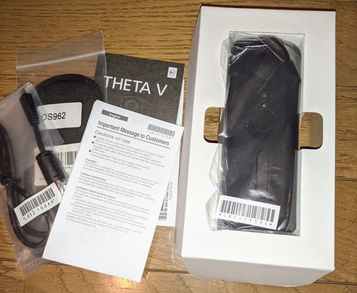 RICOH THETA V メタリックグレー 極美品 使用回数少 ハードケース付