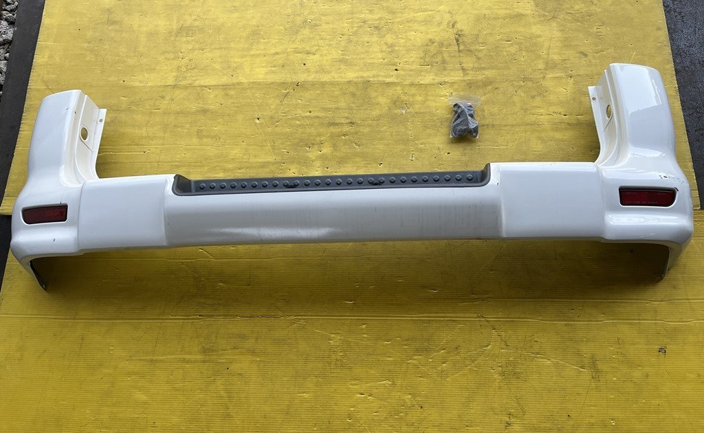 * задний бампер W09 Junk Delica PD6W