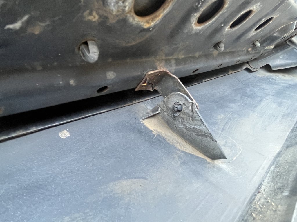 * задний бампер W09 Junk Delica PD6W